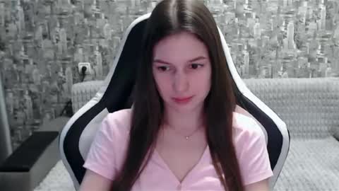 Snapshot of honeyynancyy chatting on February 11, 11:42 am Nancy online show from February 11, 11:42 am