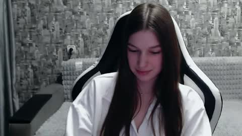Snapshot of honeyynancyy chatting on February 27, 5:47 pm Nancy online show from February 27, 5:47 pm