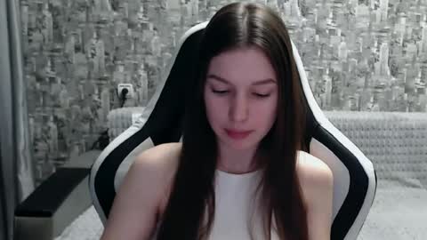 Snapshot of honeyynancyy chatting on March 1, 12:56 pm Nancy online show from March 1, 12:56 pm