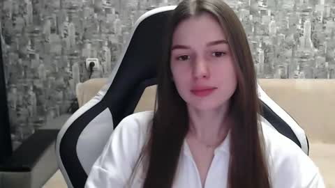 Snapshot of honeyynancyy chatting on January 20, 1:21 pm Nancy online show from January 20, 1:21 pm