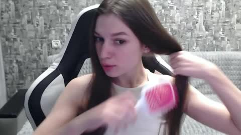 Snapshot of honeyynancyy chatting on February 1, 11:21 am Nancy online show from February 1, 11:21 am