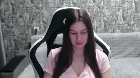 Snapshot of honeyynancyy chatting on February 11, 2:46 pm Nancy online show from February 11, 2:46 pm