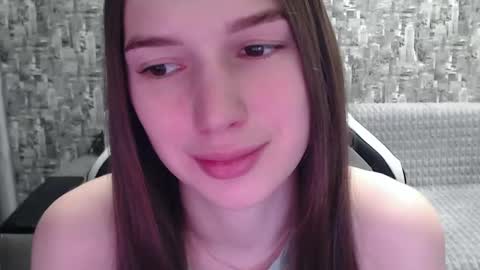Snapshot of honeyynancyy chatting on January 23, 1:56 pm Nancy online show from January 23, 1:56 pm