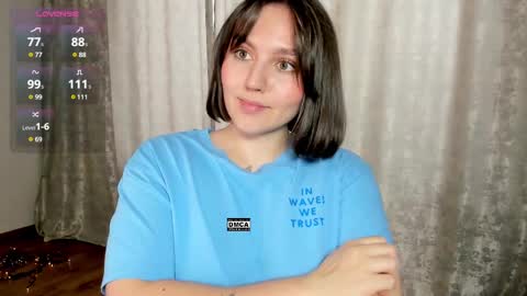 Snapshot of hoot_owl_cb chatting on March 5, 1:42 am Karina online show from March 5, 1:42 am