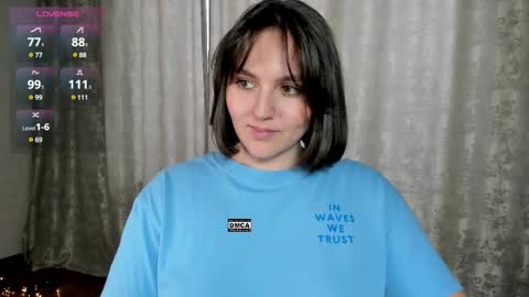 Snapshot of hoot_owl_cb chatting on March 5, 4:45 am Karina online show from March 5, 4:45 am
