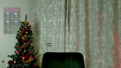 Snapshot of hoot_owl_cb chatting on January 2, 10:01 pm Karina online show from January 2, 10:01 pm