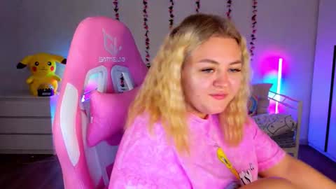 Snapshot of hornycakee chatting on September 16, 9:23 am HornyCakee online show from September 16, 9:23 am