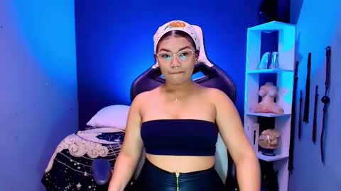 Snapshot of hot_chocolate_4u chatting on September 10, 1:34 pm hot chocolate 4u online show from September 10, 1:34 pm