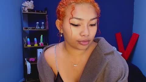 Snapshot of hot_chocolate_4u chatting on February 17, 11:43 pm hot chocolate 4u online show from February 17, 11:43 pm