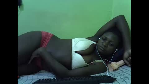 Snapshot of hot_girlly chatting on September 18, 4:27 am hot_girlly online show from September 18, 4:27 am