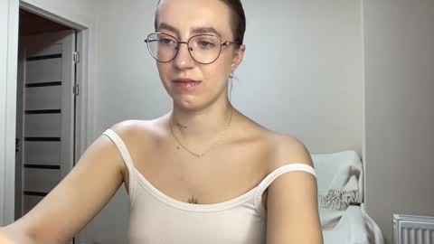 Snapshot of hot_lliinns chatting on December 21, 3:09 pm Lina online show from December 21, 3:09 pm