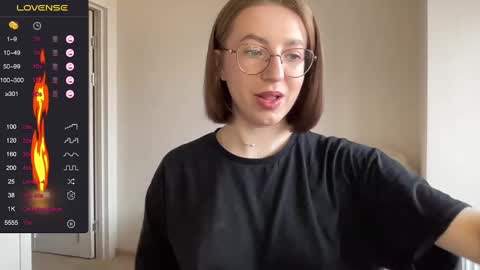 Snapshot of hot_lliinns chatting on January 19, 7:36 am Lina online show from January 19, 7:36 am