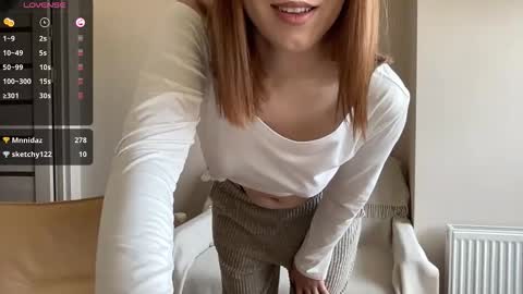 Snapshot of hot_lliinns chatting on September 18, 7:45 am Lina online show from September 18, 7:45 am