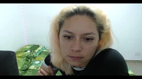 Mia online show from January 31, 11:56 pm