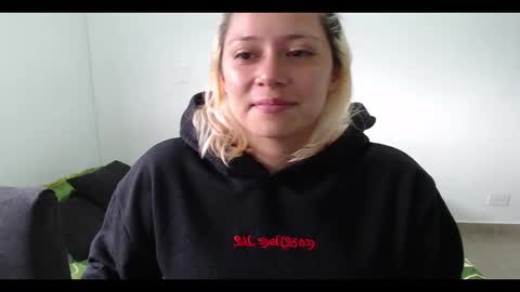 Mia online show from February 16, 12:54 pm