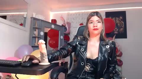 Snapshot of hot_sexy_bunny chatting on March 6, 7:47 am hot sexy bunny online show from March 6, 7:47 am