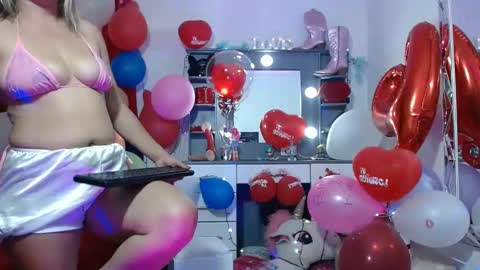 Snapshot of hot_sexy_bunny chatting on February 18, 3:41 pm hot sexy bunny online show from February 18, 3:41 pm