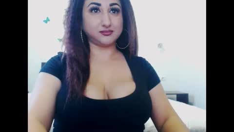 Snapshot of hotboobsmaya chatting on September 17, 7:56 am hotboobsmaya online show from September 17, 7:56 am