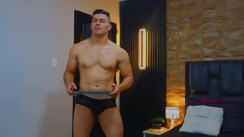 Snapshot of hotfuckers4uu chatting on February 15, 7:50 pm felipe marcello online show from February 15, 7:50 pm