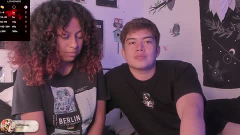 Snapshot of hothoneychile chatting on December 31, 4:27 am Sam and Nico online show from December 31, 4:27 am