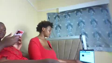 Snapshot of hottie_amor chatting on September 10, 9:54 am AMOR online show from September 10, 9:54 am