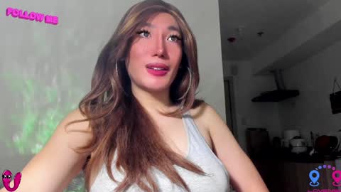 crishinahotty online show from January 20, 9:35 am