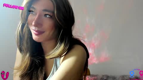 crishinahotty online show from January 19, 11:45 am