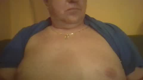 Snapshot of hungarianthickcockdaddy1975 chatting on September 21, 9:19 pm vastagfasz magyar apuci online show from September 21, 9:19 pm
