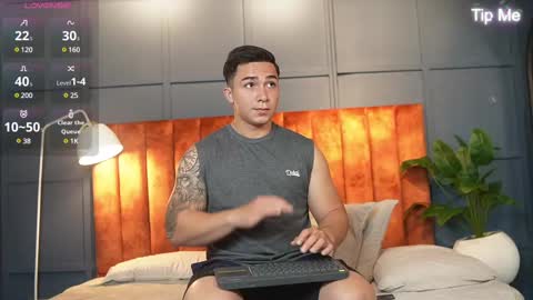 hunk_ryan online show from February 10, 11:57 am