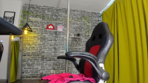 Snapshot of iam_samy chatting on February 28, 5:48 pm Samy online show from February 28, 5:48 pm
