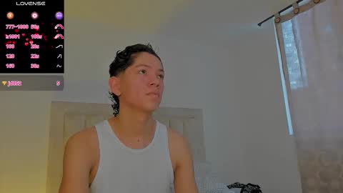 Snapshot of iamjulian_ chatting on September 17, 11:46 am Juliiiiian online show from September 17, 11:46 am
