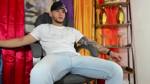 Snapshot of iandygrasso chatting on February 15, 12:22 pm iandygrasso online show from February 15, 12:22 pm