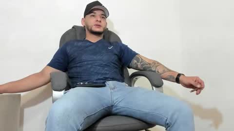 Snapshot of iandygrasso chatting on February 7, 11:45 am iandygrasso online show from February 7, 11:45 am