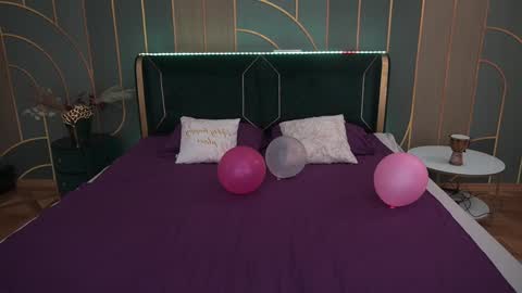 Danielle online show from February 2, 8:45 am