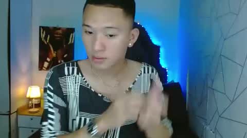Snapshot of iconicmateo chatting on February 27, 8:35 am Mateo online show from February 27, 8:35 am