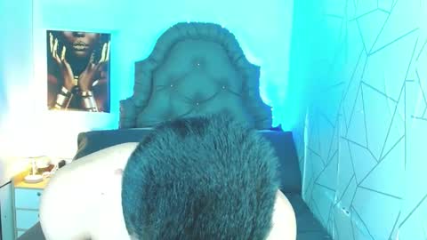 Snapshot of iconicmateo chatting on February 19, 5:05 am Mateo online show from February 19, 5:05 am