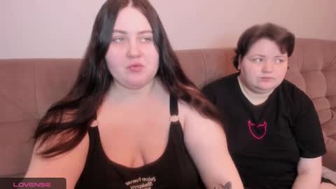 Snapshot of ihaveasecret_ chatting on February 1, 12:15 pm Alice online show from February 1, 12:15 pm