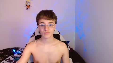 Snapshot of im_oliverpark chatting on March 8, 11:49 pm Oliver P online show from March 8, 11:49 pm