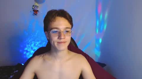 Snapshot of im_oliverpark chatting on March 10, 1:34 am Oliver P online show from March 10, 1:34 am