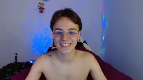 Snapshot of im_oliverpark chatting on March 12, 7:04 pm Oliver P online show from March 12, 7:04 pm