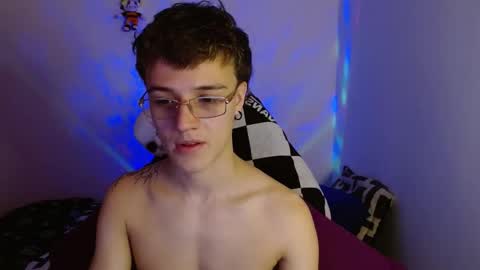Snapshot of im_oliverpark chatting on March 5, 6:01 pm Oliver P online show from March 5, 6:01 pm