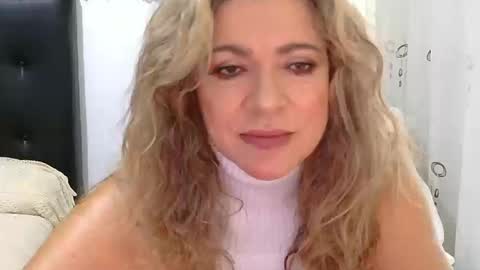 Snapshot of im_sharonr chatting on September 8, 2:27 pm Sharon online show from September 8, 2:27 pm