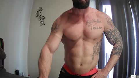 Snapshot of imnewherelollol chatting on February 18, 1:55 pm Majordadbod101 online show from February 18, 1:55 pm