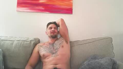 Snapshot of inamate93 chatting on December 30, 4:31 am Inmate1993 online show from December 30, 4:31 am