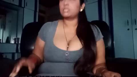 Indianpalgal69 online show from September 19, 3:05 pm