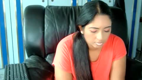 Indianpalgal69 online show from December 19, 9:29 am