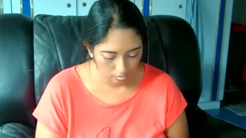 Indianpalgal69 online show from December 13, 1:22 pm