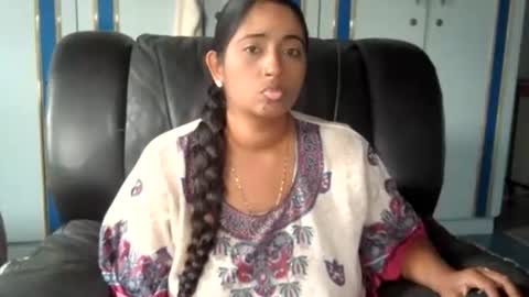 Indianpalgal69 online show from December 10, 11:54 am