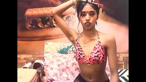 Snapshot of indiansexyslender4u2luv chatting on September 16, 7:11 am indiansexyslender4u2luv online show from September 16, 7:11 am