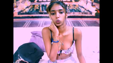 Snapshot of indiansexyslender4u2luv chatting on February 12, 12:44 pm indiansexyslender4u2luv online show from February 12, 12:44 pm